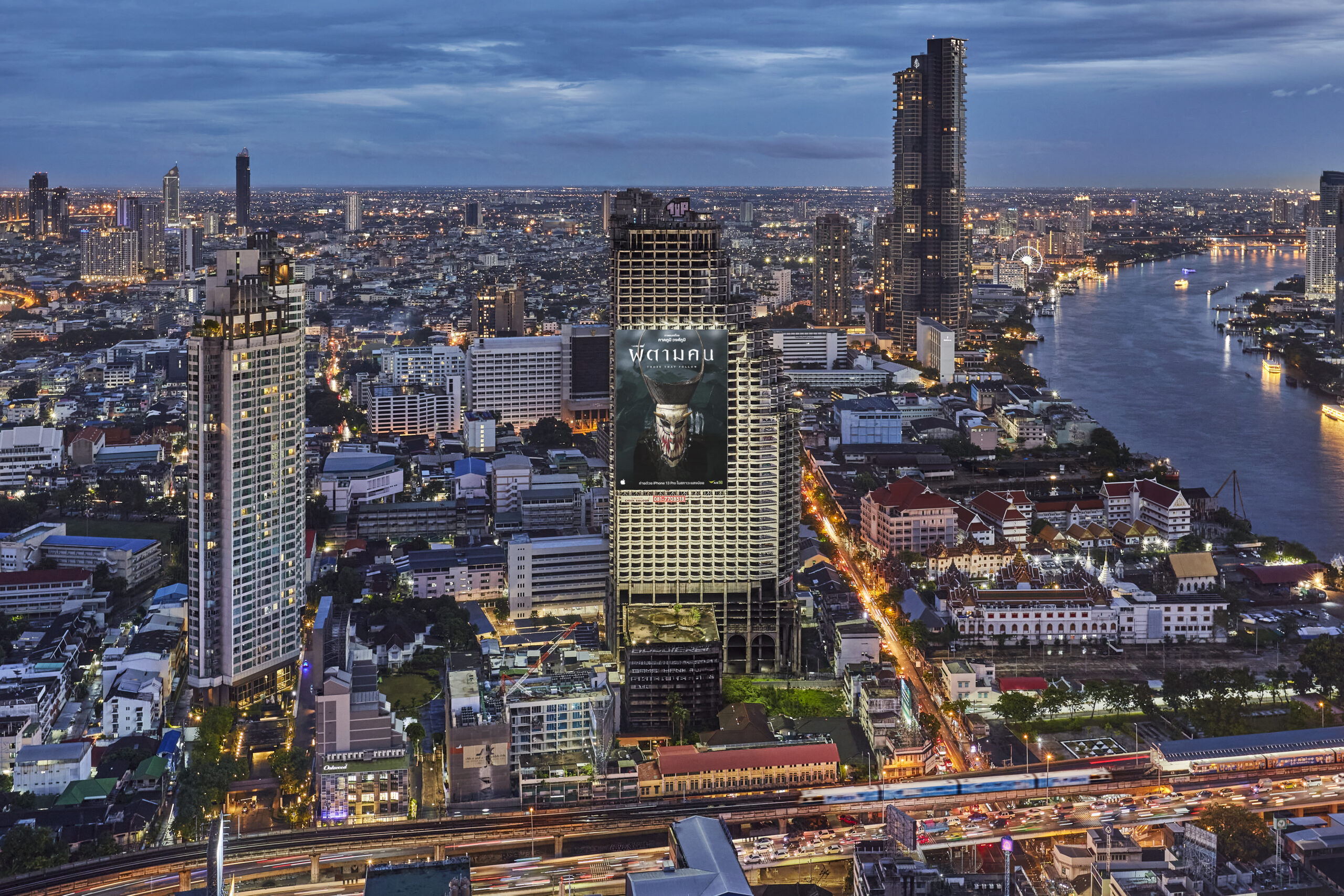 TH_Bangkok_Dark-Forest_Sathorn-Unique-Bldg_ProPhoto-scaled